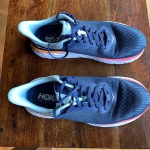 Hoka Clifton One One size 9.5